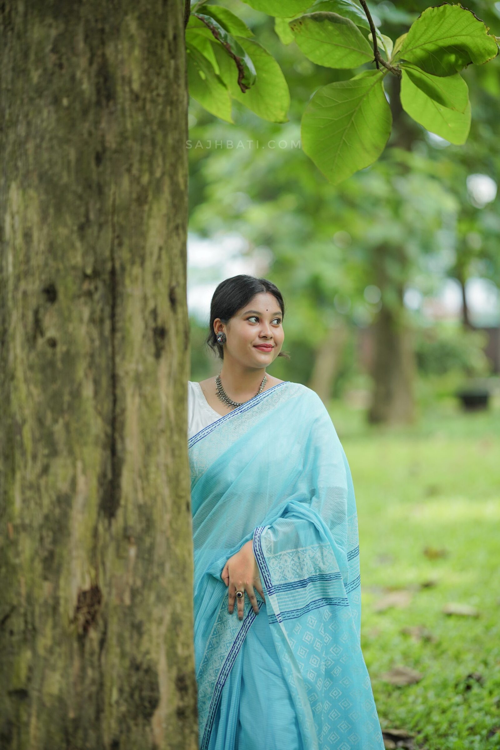 নীলাঞ্জনা — ব্লক প্রিন্ট কোটা শাড়ি