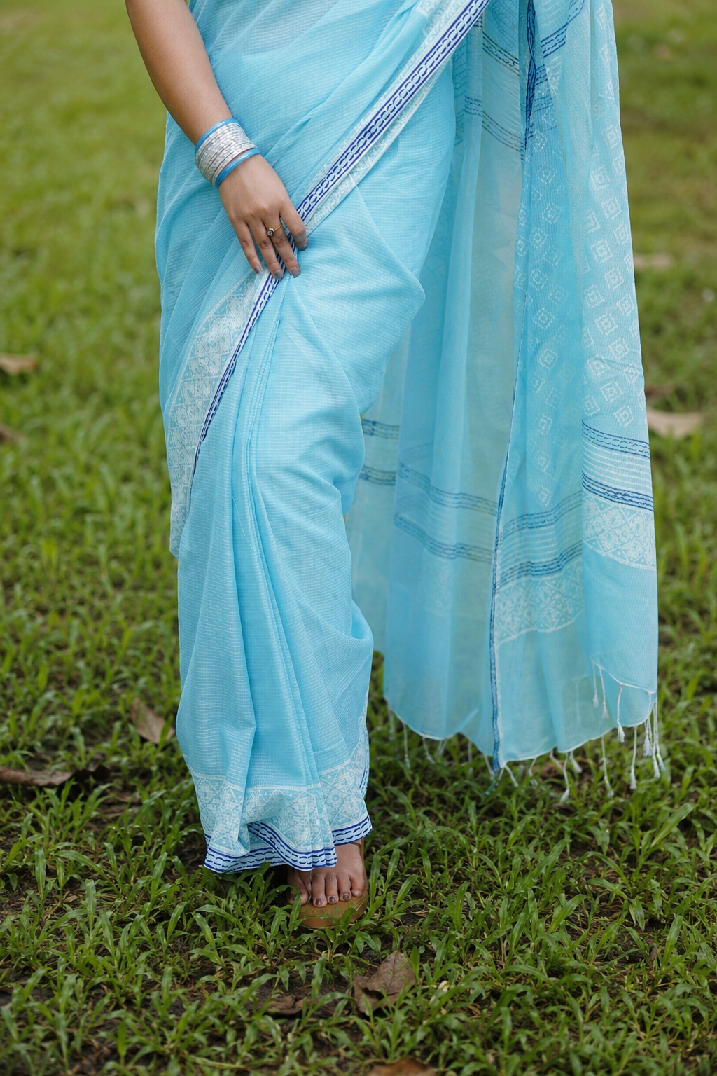 নীলাঞ্জনা — ব্লক প্রিন্ট কোটা শাড়ি