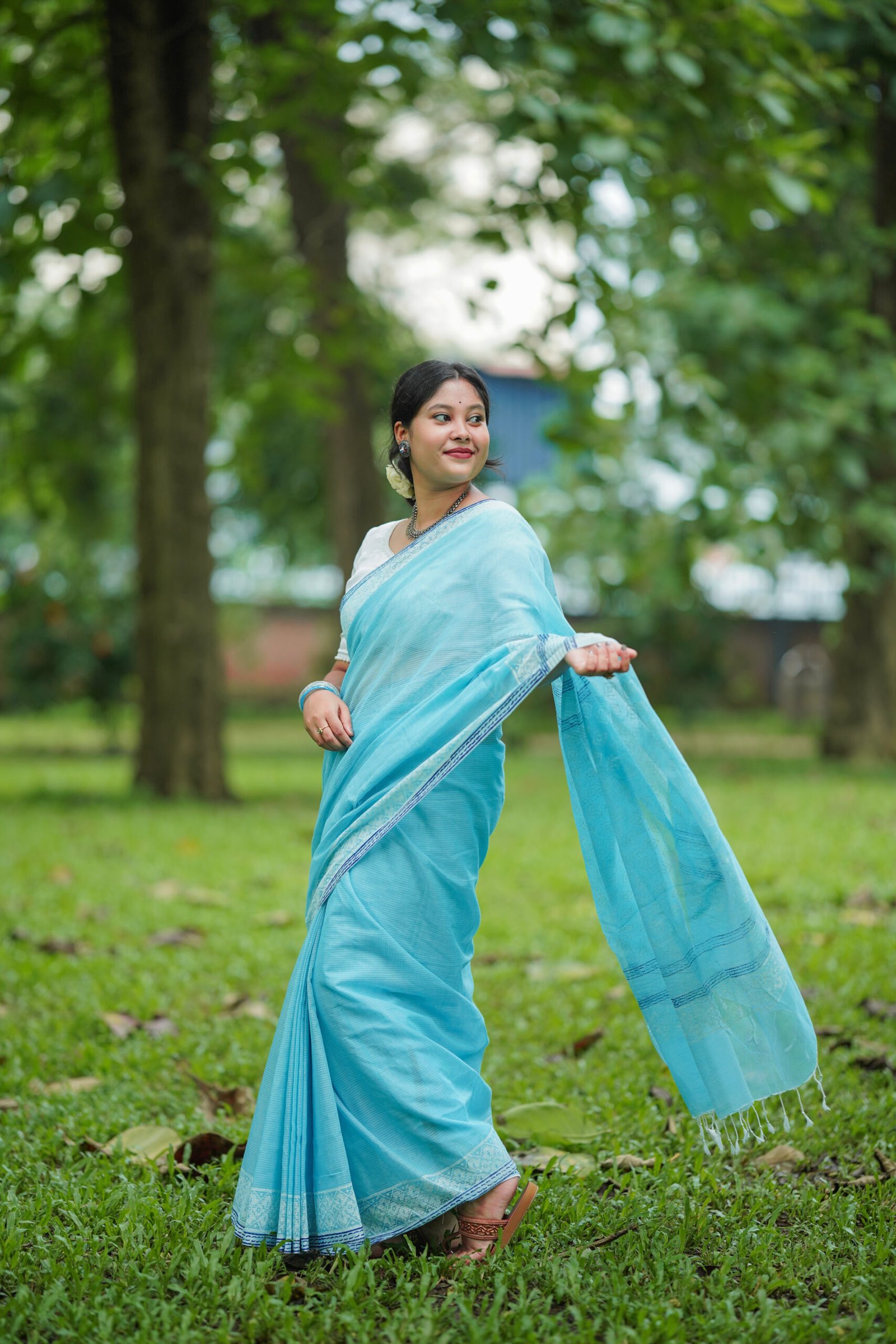 নীলাঞ্জনা — ব্লক প্রিন্ট কোটা শাড়ি
