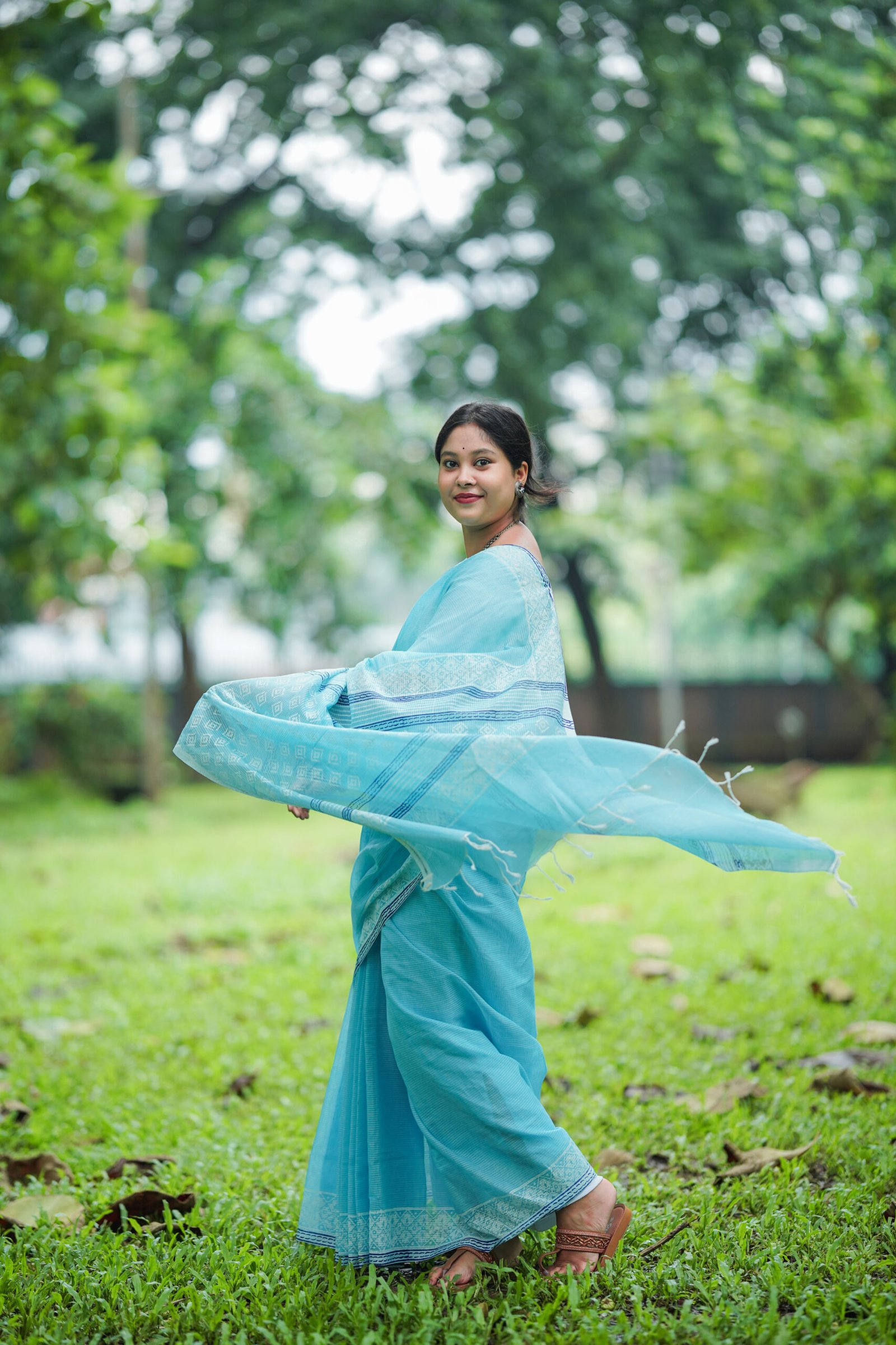 নীলাঞ্জনা — ব্লক প্রিন্ট কোটা শাড়ি
